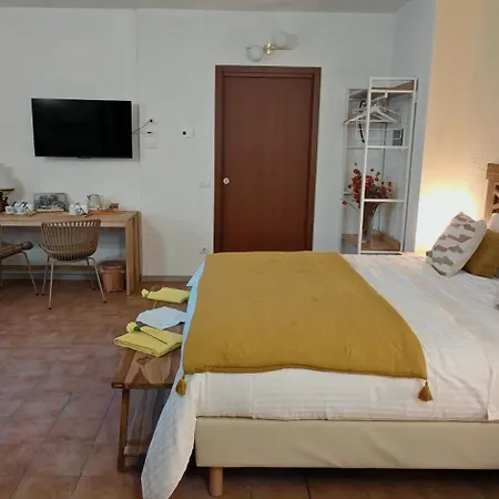 Cascina Silene בית הארחה 3*